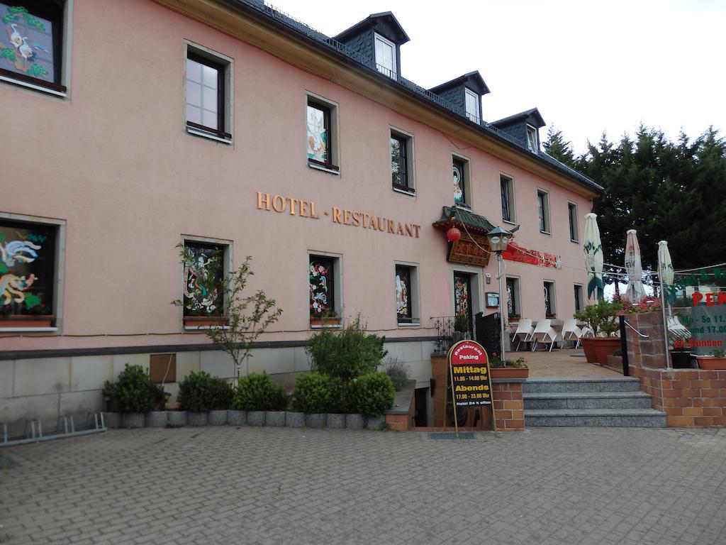 Hotel Und Restaurant Golden Village Riesa Esterno foto